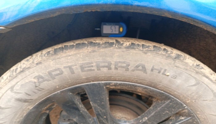 2010 Hyundai Sonata Transform 2.4 VTVT, Petrol, Manual, 1,96,977 km, tyre