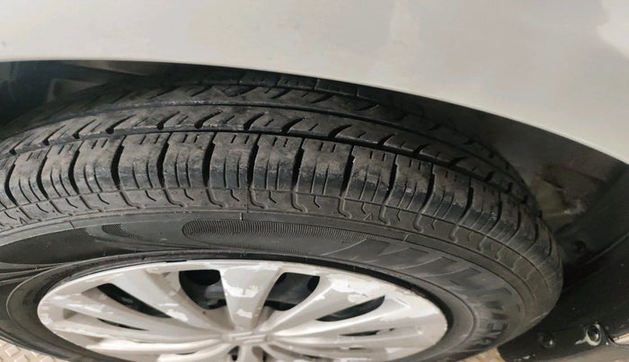 2015 Maruti Swift Dzire VXI, Petrol, Manual, 62,837 km, tyre