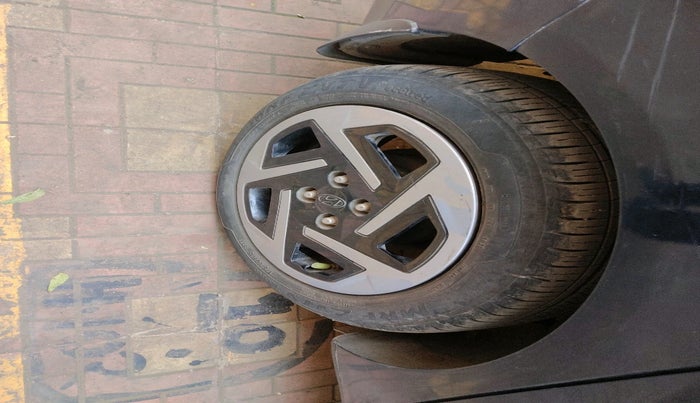 2023 Hyundai AURA S 1.2 CNG, Petrol, Manual, 17,698 km, tyre