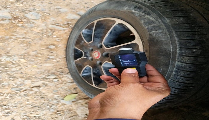 2018 Renault Duster RXS CVT, Petrol, Automatic, 96,701 km, tyre