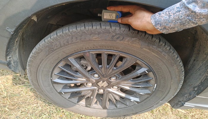 2021 Maruti XL6 ZETA AT, Petrol, Automatic, 1,18,517 km, tyre