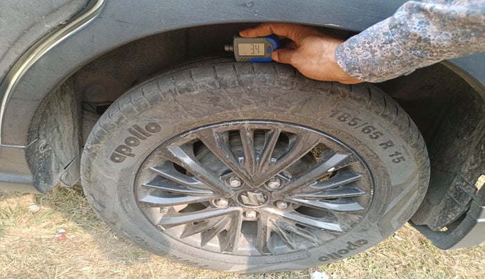 2021 Maruti XL6 ZETA AT, Petrol, Automatic, 1,18,517 km, tyre