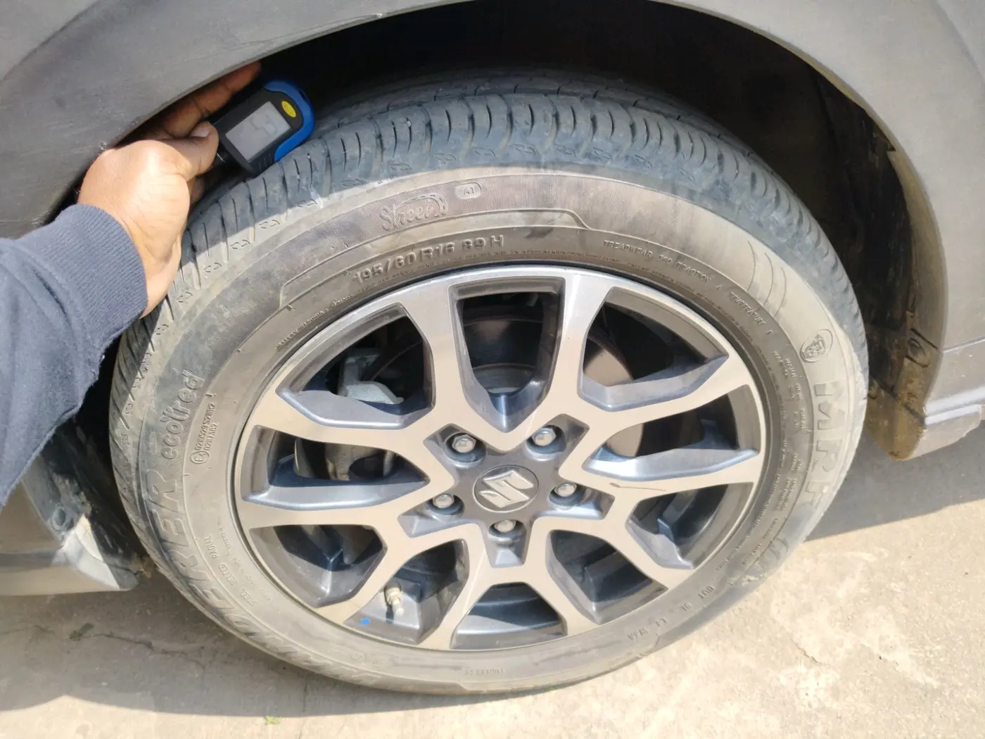 2022 Maruti XL6 ALPHA PLUS AT, Petrol, Automatic, 22,806 km, tyre