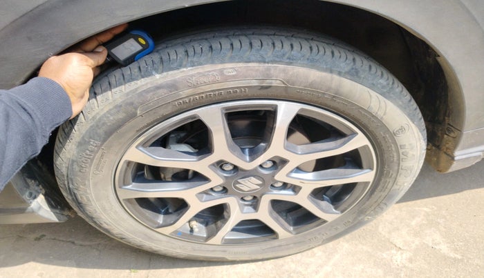 2022 Maruti XL6 ALPHA PLUS AT, Petrol, Automatic, 22,508 km, tyre