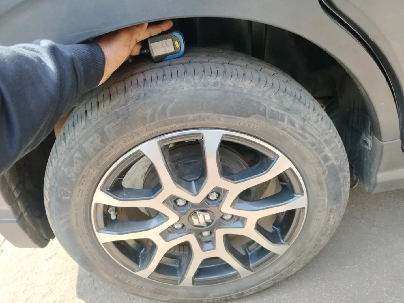 2022 Maruti XL6 ALPHA PLUS AT, Petrol, Automatic, 22,806 km, tyre
