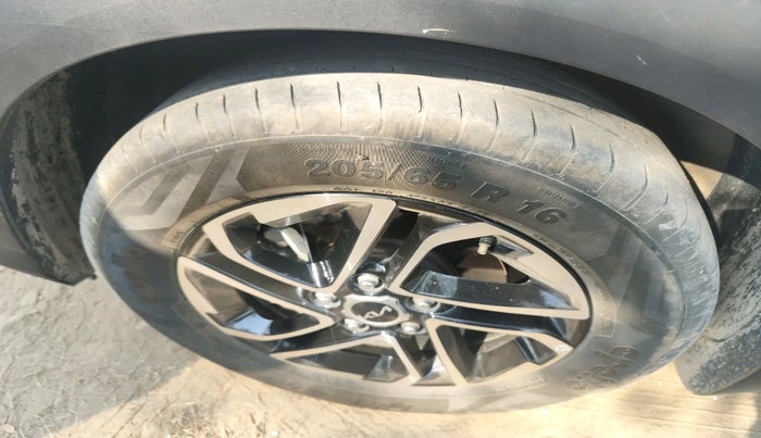 2022 KIA CARENS PRESTIGE 1.5 PETROL 7 STR, Petrol, Manual, 26,643 km, tyre