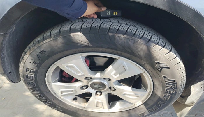 2014 Mahindra XUV500 W8, Diesel, Manual, 1,00,389 km, tyre