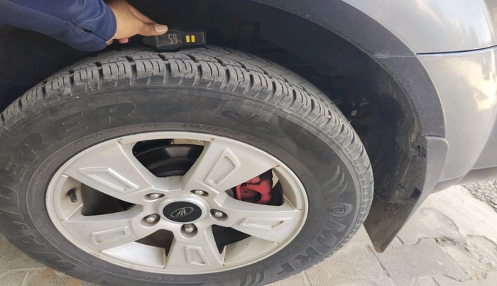 2014 Mahindra XUV500 W8, Diesel, Manual, 1,00,389 km, tyre