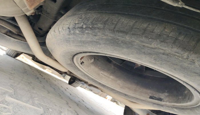 2014 Mahindra XUV500 W8, Diesel, Manual, 1,00,389 km, tyre