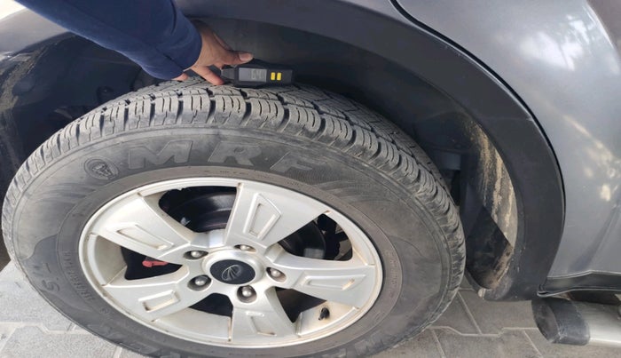 2014 Mahindra XUV500 W8, Diesel, Manual, 1,00,389 km, tyre