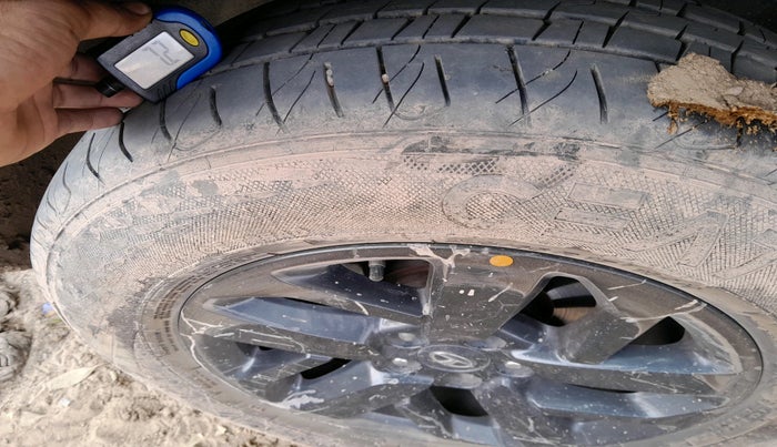 2020 Tata Harrier XZA PLUS 2.0L, Diesel, Automatic, 85,332 km, tyre