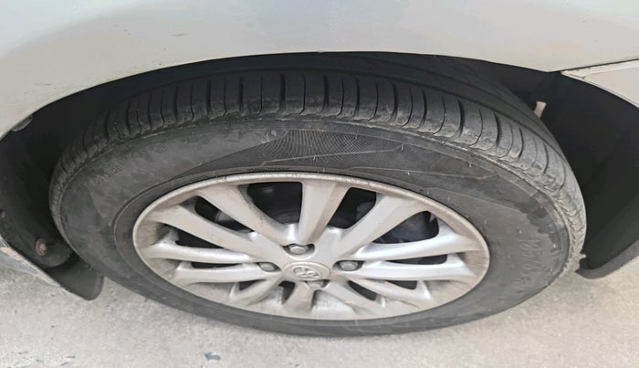 2011 Toyota Etios Liva V, Petrol, Manual, 81,041 km, tyre