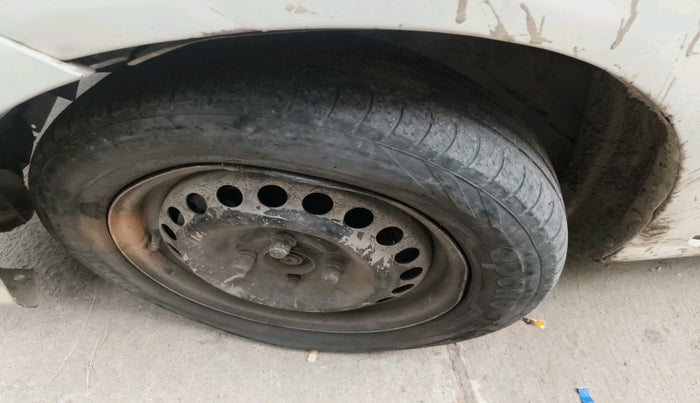 2017 Honda Amaze 1.2L I-VTEC S, Petrol, Manual, 1,00,036 km, tyre