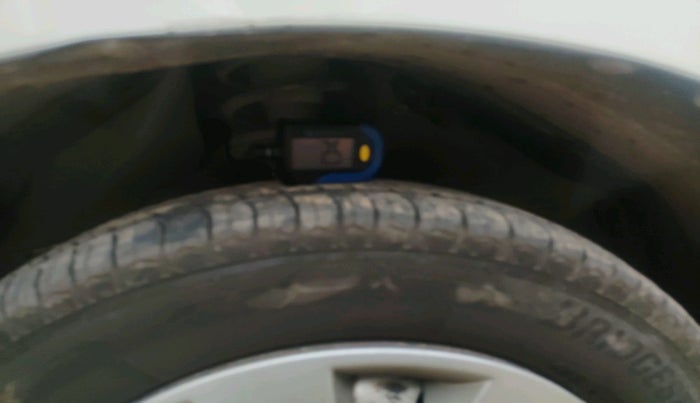 2016 Maruti Wagon R 1.0 LXI CNG, Petrol, Manual, 1,74,007 km, tyre