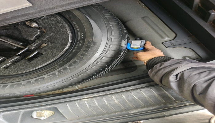 2017 Hyundai Creta SX PLUS AT 1.6 DIESEL, Diesel, Automatic, 2,13,446 km, tyre