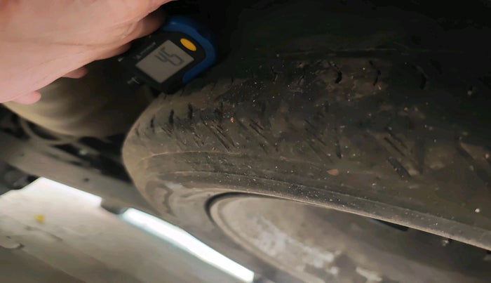 2012 Hyundai Santa Fe 4 WD AT, Diesel, Automatic, 1,04,076 km, tyre