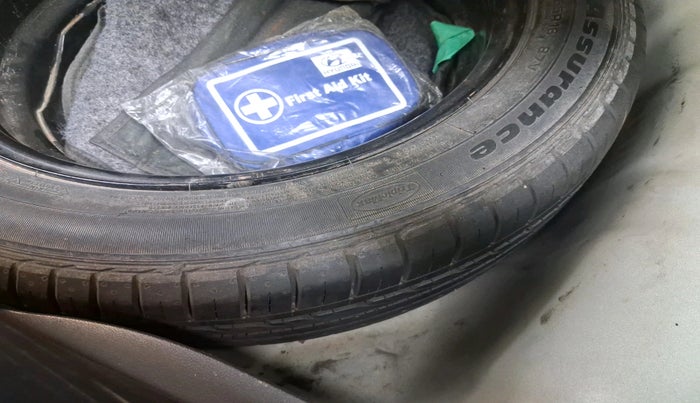 2015 Hyundai Elite i20 ASTA 1.2 (O), Petrol, Manual, 1,19,694 km, tyre