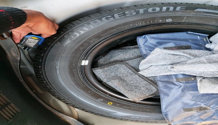 2021 Hyundai NEW I20 ASTA 1.2 AT, Petrol, Automatic, 64,743 km, tyre