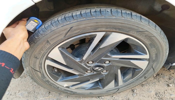 2021 Hyundai NEW I20 ASTA 1.2 AT, Petrol, Automatic, 64,743 km, tyre