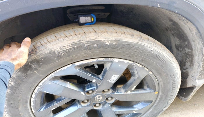 2021 Tata Safari XZA PLUS ADVENTURE, Diesel, Automatic, 1,02,673 km, tyre