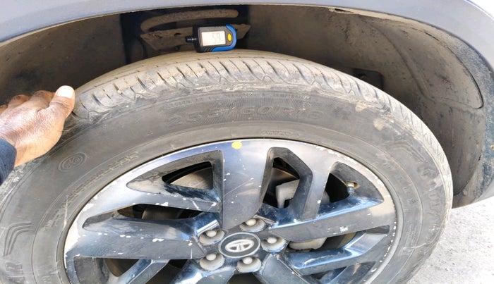 2021 Tata Safari XZA PLUS ADVENTURE, Diesel, Automatic, 1,02,673 km, tyre