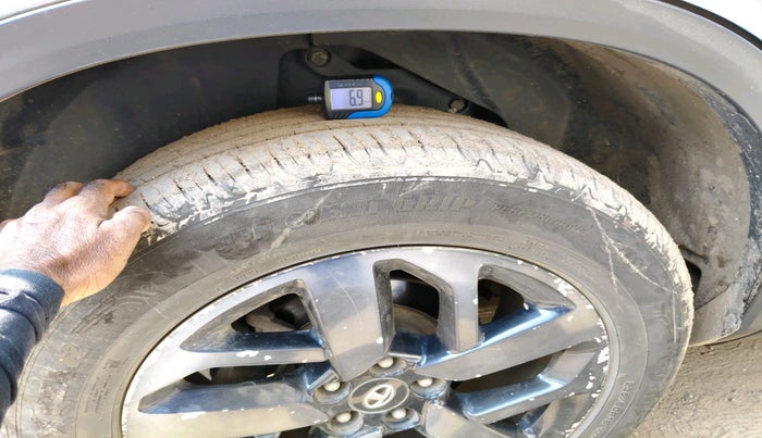 2021 Tata Safari XZA PLUS ADVENTURE, Diesel, Automatic, 1,02,673 km, tyre