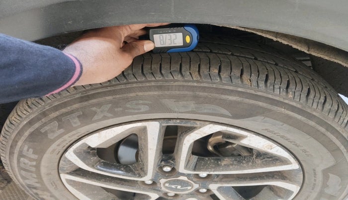 2022 KIA CARENS PRESTIGE PLUS 1.5 DIESEL 7 STR, Diesel, Manual, 1,00,006 km, tyre