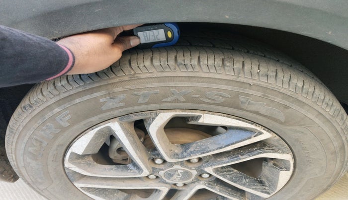 2022 KIA CARENS PRESTIGE PLUS 1.5 DIESEL 7 STR, Diesel, Manual, 1,00,006 km, tyre