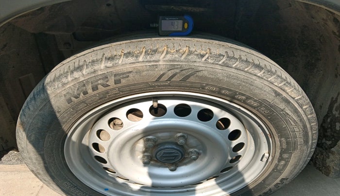 2021 Maruti Vitara Brezza LXI, Petrol, Manual, 87,189 km, tyre