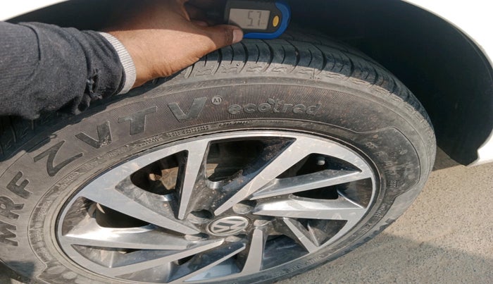 2018 Volkswagen Polo COMFORTLINE 1.0L MPI, Petrol, Manual, 69,762 km, tyre