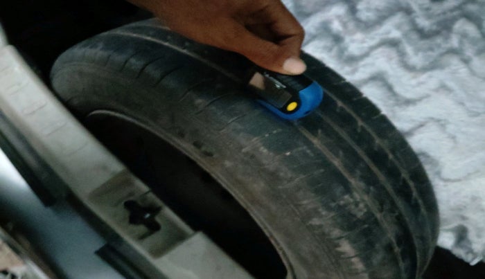 2014 Maruti Celerio VXI CNG, Petrol, Manual, 67,400 km, tyre