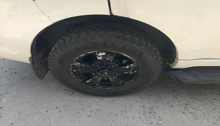 2014 Tata Safari Storme 2.2 EX 4X2, Diesel, Manual, 1,53,301 km, tyre