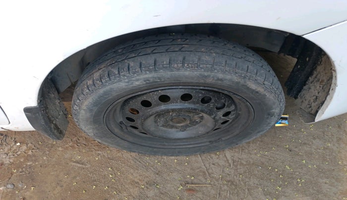 2015 Maruti Wagon R 1.0 VXI, CNG, Manual, 77,800 km, tyre