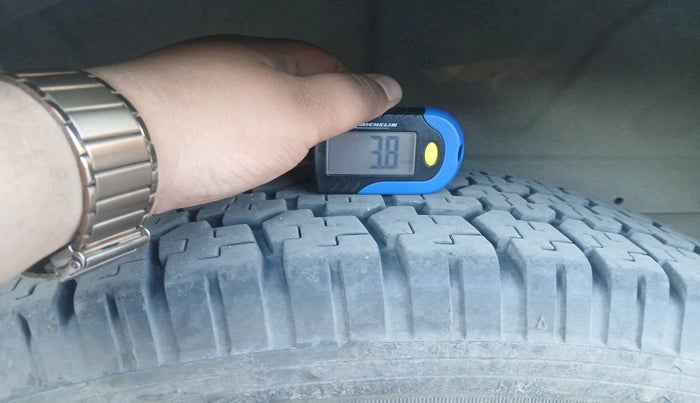 2018 Mahindra Xylo H4 ABS AIRBAG BS IV, Diesel, Manual, 1,09,920 km, tyre