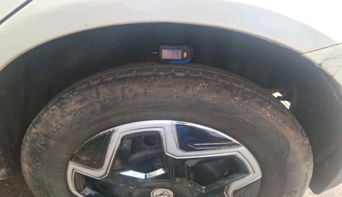 2014 Maruti Swift VXI, Petrol, Manual, 69,286 km, tyre