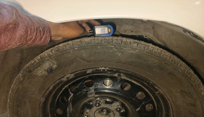 2015 Toyota Innova 2.5 GX 7 STR, Diesel, Manual, 1,09,020 km, tyre