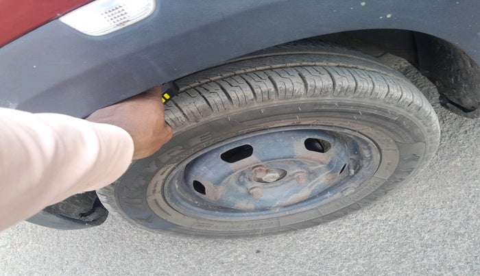 2016 Renault Kwid RXT 1.0, Petrol, Manual, 95,305 km, tyre