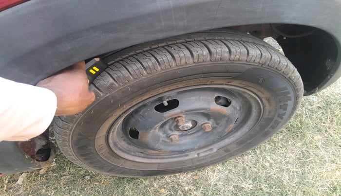 2016 Renault Kwid RXT 1.0, Petrol, Manual, 95,305 km, tyre