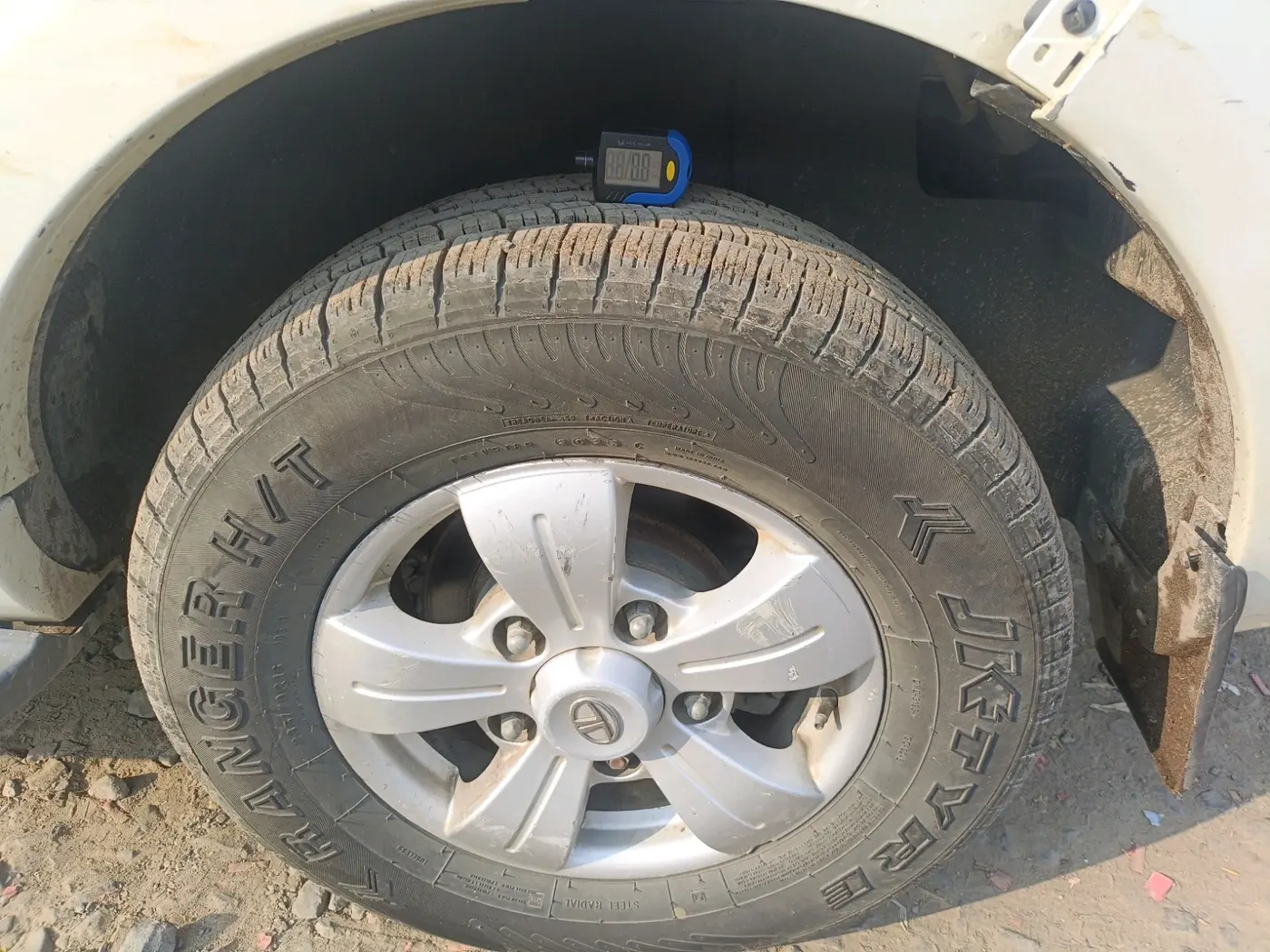 2018 Tata Safari Storme 2.2 VX 4X2, Diesel, Manual, 1,52,000 km, tyre