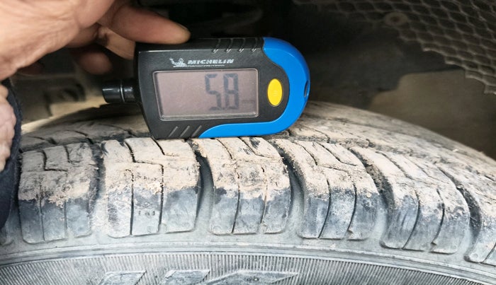 2021 Renault Kwid RXT 1.0 (O), Petrol, Manual, 41,832 km, tyre