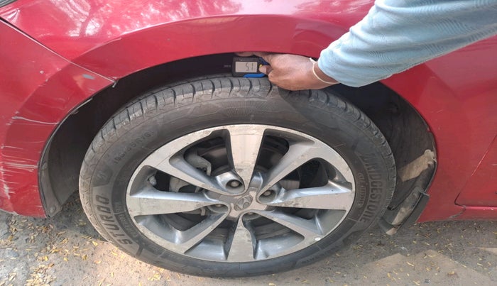 2015 Hyundai Elite i20 ASTA 1.4 CRDI (O), Diesel, Manual, 2,17,013 km, tyre