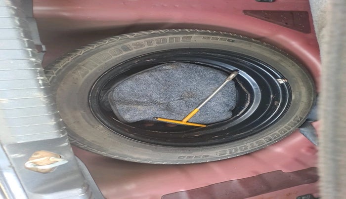 2015 Hyundai Elite i20 ASTA 1.4 CRDI (O), Diesel, Manual, 2,17,013 km, tyre