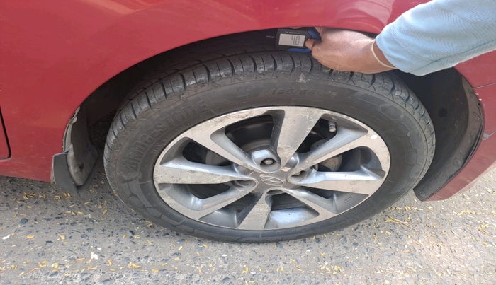 2015 Hyundai Elite i20 ASTA 1.4 CRDI (O), Diesel, Manual, 2,17,013 km, tyre