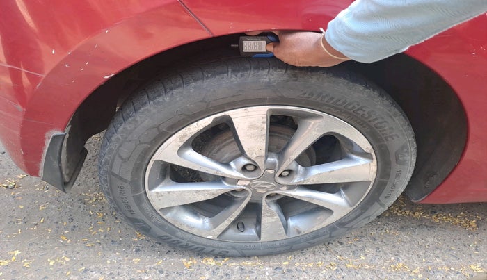 2015 Hyundai Elite i20 ASTA 1.4 CRDI (O), Diesel, Manual, 2,17,013 km, tyre