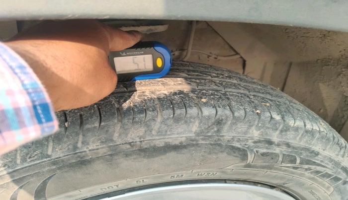 2022 Maruti BREZZA LXI SMART HYBRID, Petrol, Manual, 40,304 km, tyre