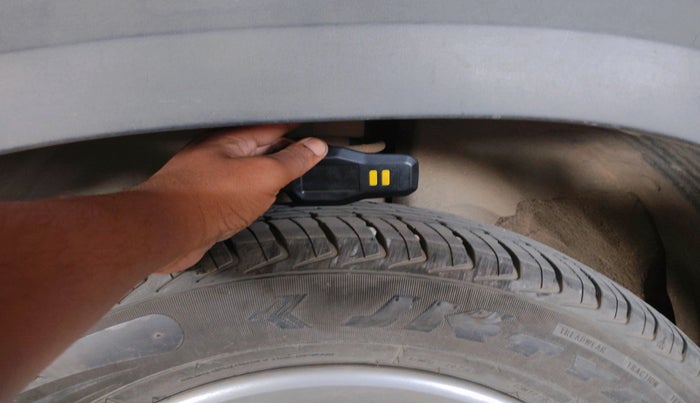 2019 Renault Kwid RXT 1.0 AMT, Petrol, Automatic, 24,450 km, tyre