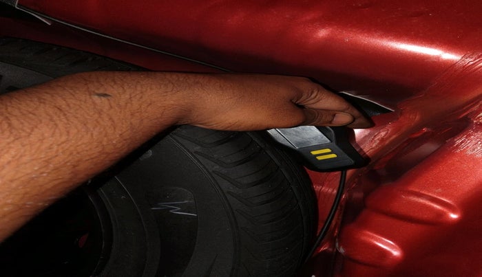 2019 Renault Kwid RXT 1.0 AMT, Petrol, Automatic, 24,450 km, tyre