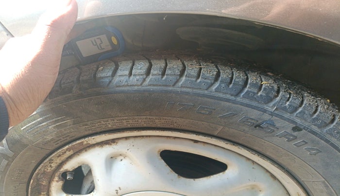 2011 Chevrolet Beat LT PETROL, Petrol, Manual, 71,462 km, tyre