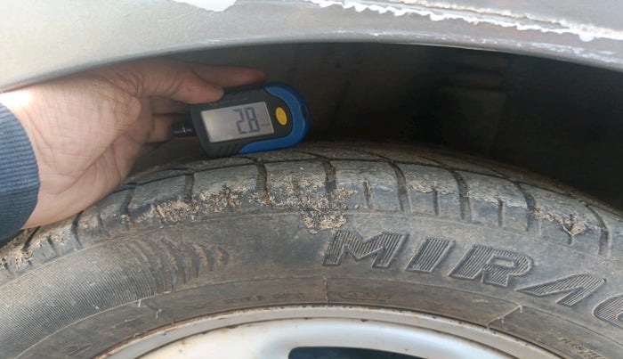 2011 Chevrolet Beat LT PETROL, Petrol, Manual, 71,462 km, tyre