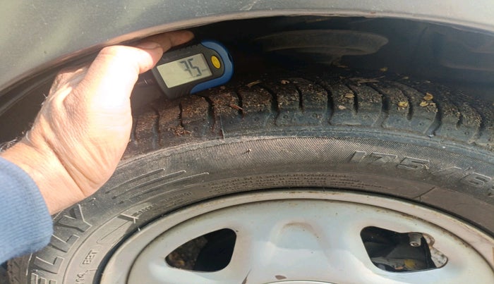 2011 Chevrolet Beat LT PETROL, Petrol, Manual, 71,462 km, tyre